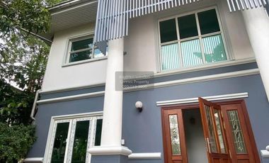 Casa en venta de 5 habitaciones en Phra Khanong, Bangkok