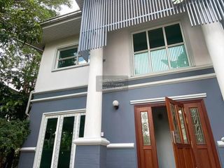 For sale 5 ベッドルーム house in Phra Khanong, Bangkok