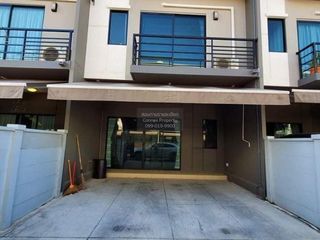 Casa adosada en venta de 3 habitaciones en Bang Kruai, Nonthaburi