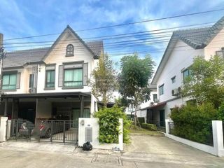 À vendre 3 chambres maison de ville à Bang Yai, Nonthaburi