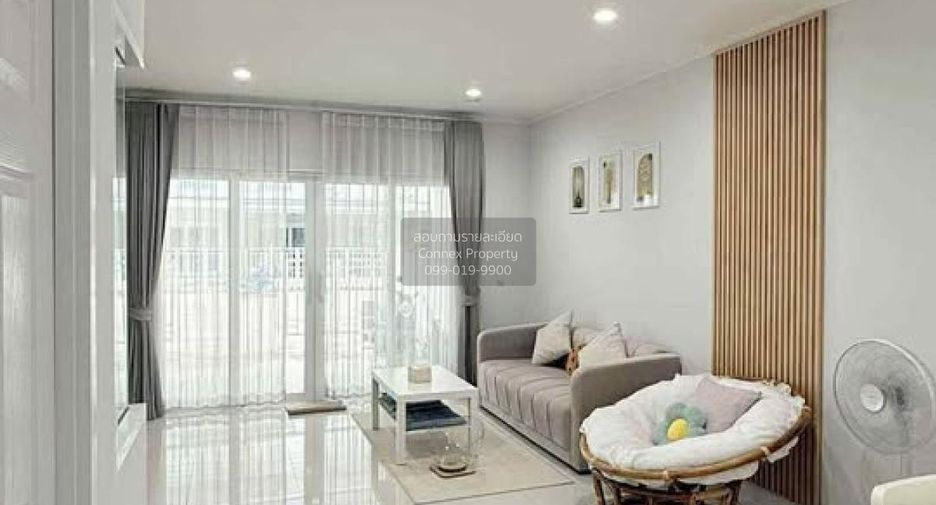 For sale 4 bedrooms townhouse in Mueang Samut Sakhon, Samut Sakhon