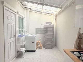 For sale 4 bedrooms townhouse in Mueang Samut Sakhon, Samut Sakhon