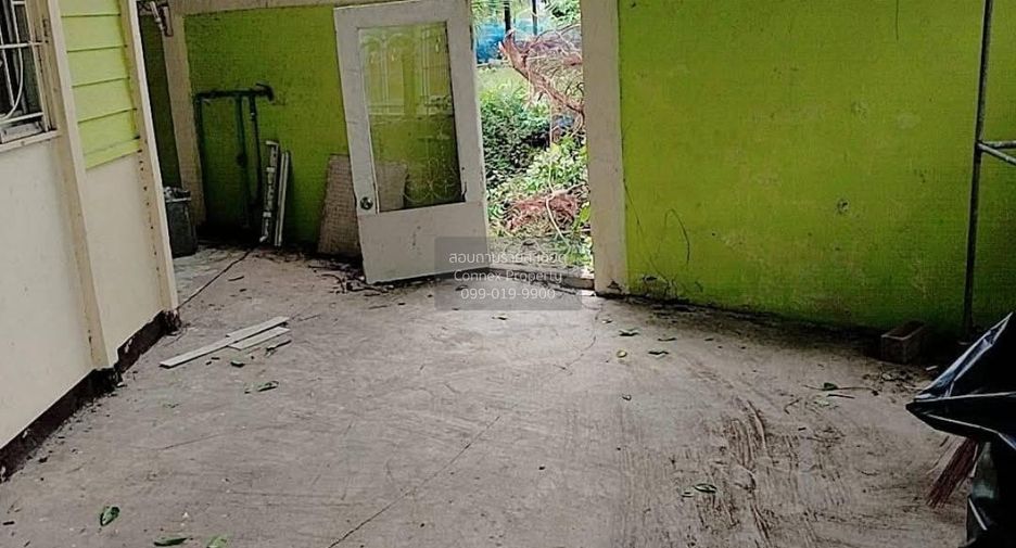 For sale 4 bedrooms townhouse in Mueang Samut Sakhon, Samut Sakhon