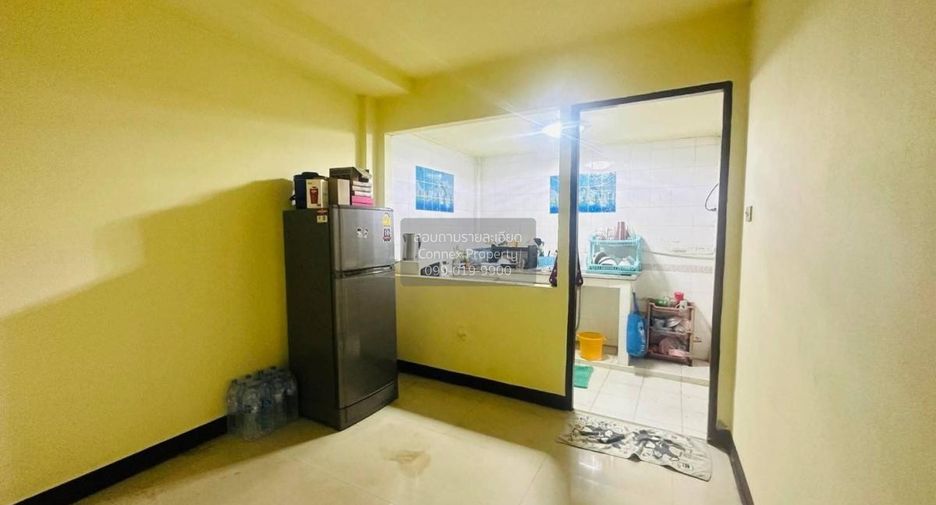 For sale 4 bedrooms townhouse in Mueang Samut Sakhon, Samut Sakhon