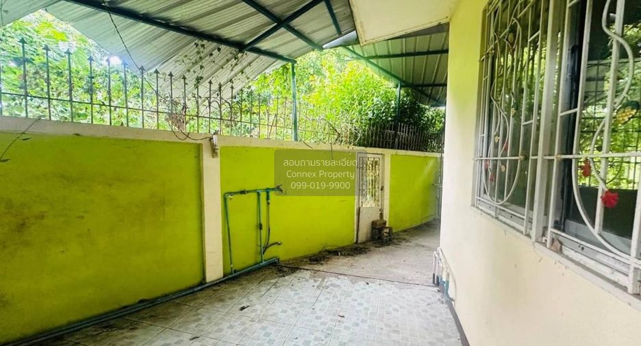For sale 4 bedrooms townhouse in Mueang Samut Sakhon, Samut Sakhon