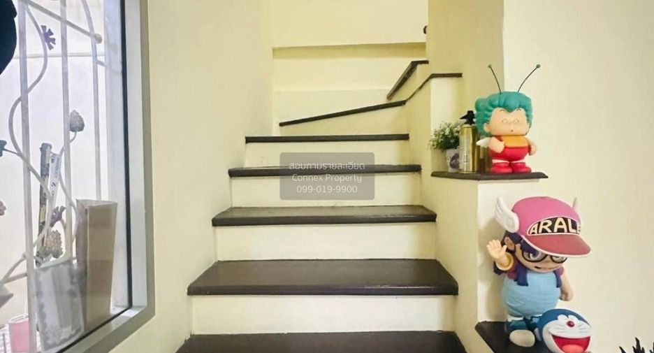 For sale 4 bedrooms townhouse in Mueang Samut Sakhon, Samut Sakhon