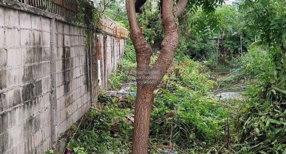 For sale 4 bedrooms townhouse in Mueang Samut Sakhon, Samut Sakhon