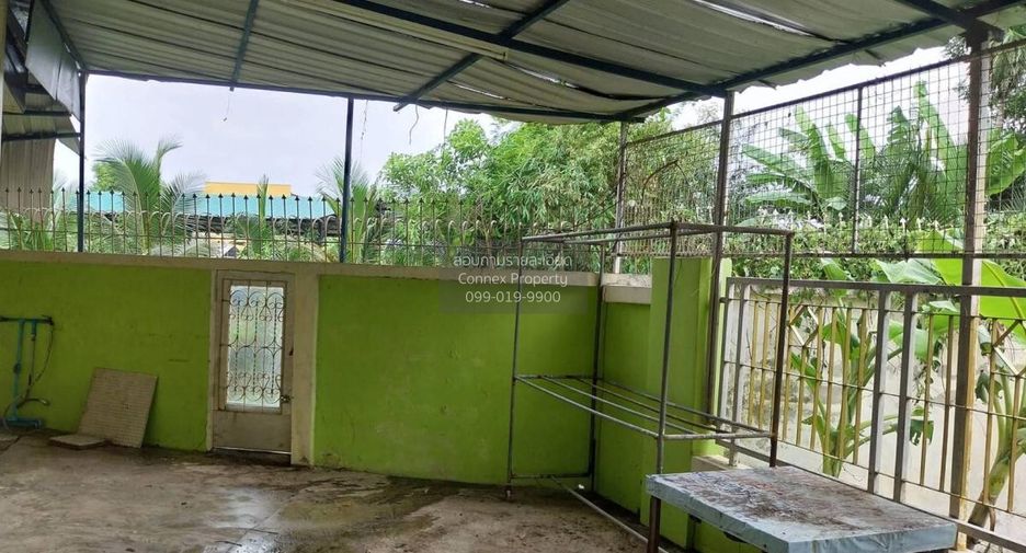 For sale 4 bedrooms townhouse in Mueang Samut Sakhon, Samut Sakhon