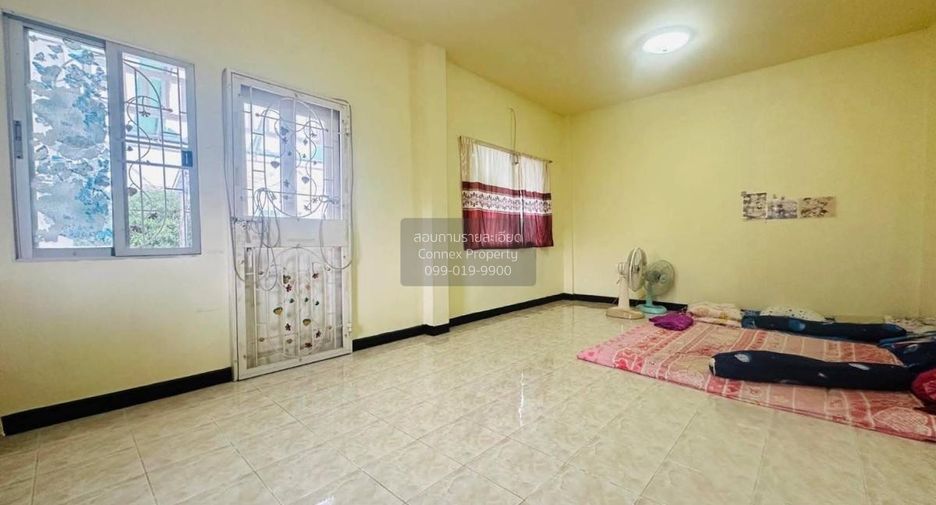 For sale 4 bedrooms townhouse in Mueang Samut Sakhon, Samut Sakhon