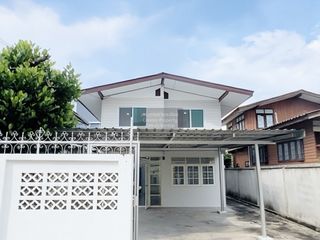 出售 3 卧室 独立屋 在 Bang Kapi, 曼谷