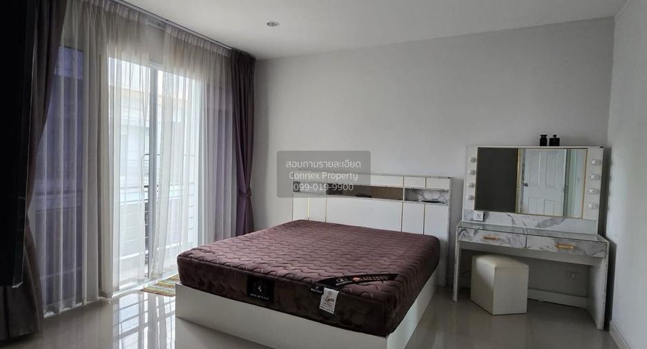 For sale 3 bedrooms townhouse in Bang Khae, Bangkok
