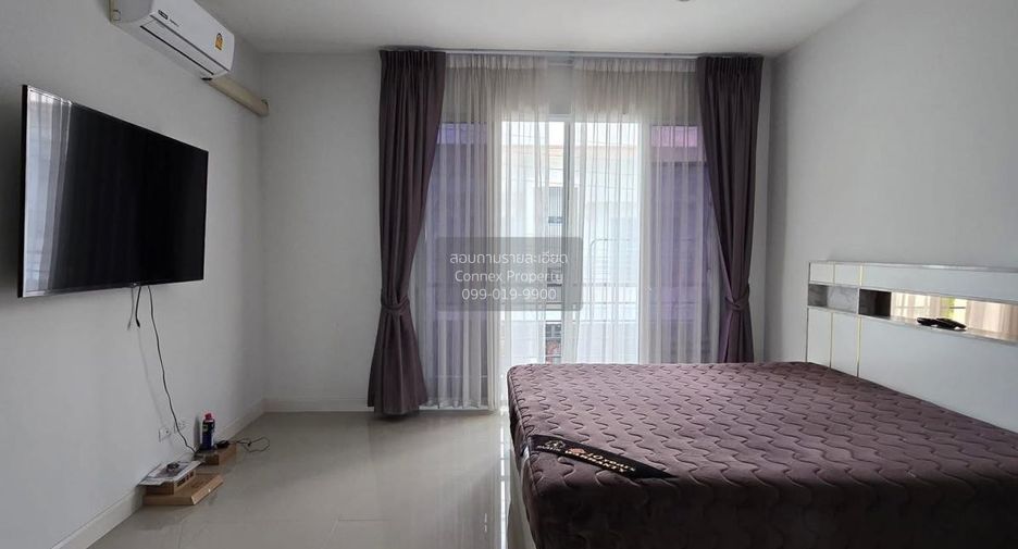 For sale 3 bedrooms townhouse in Bang Khae, Bangkok