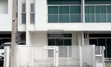 For sale 2 ベッドルーム townhouse in Bang Phli, Samut Prakan