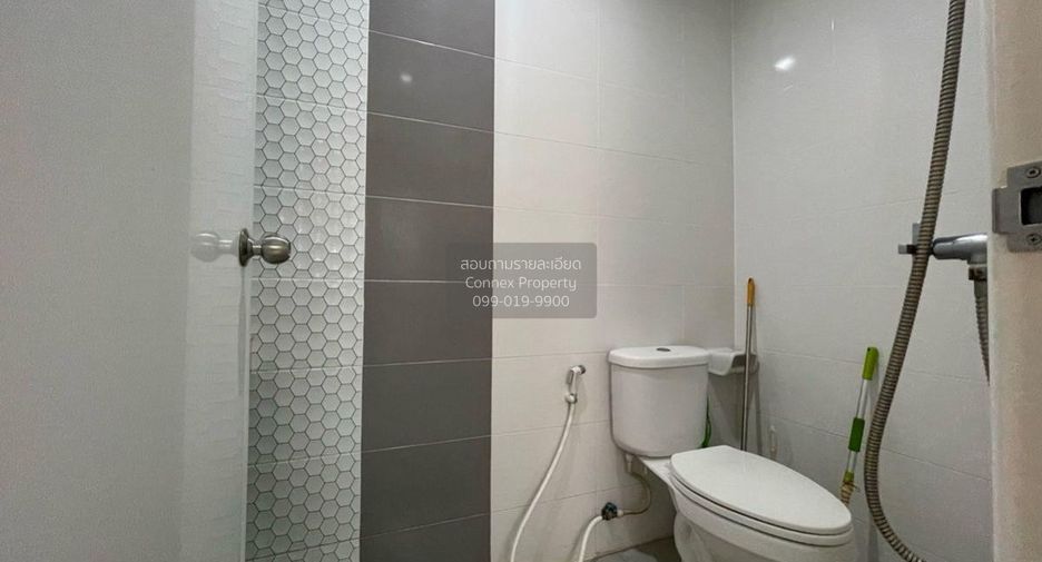 For sale 3 bedrooms townhouse in Bang Phli, Samut Prakan