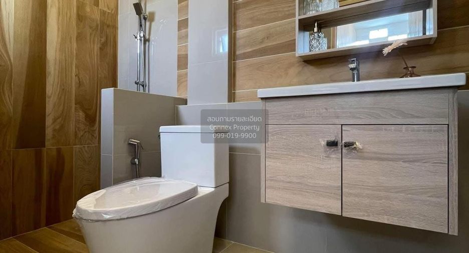 For sale 2 bedrooms townhouse in Mueang Nakhon Pathom, Nakhon Pathom
