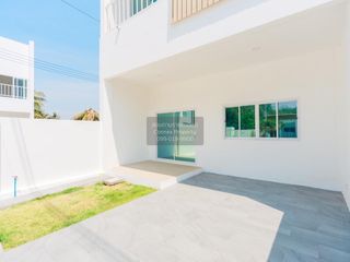 For sale 2 bedrooms townhouse in Mueang Nakhon Pathom, Nakhon Pathom
