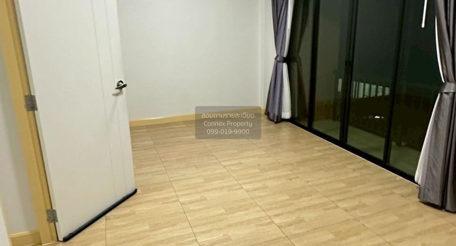 For sale 4 bedrooms townhouse in Mueang Samut Sakhon, Samut Sakhon