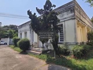 Casa en venta de 4 habitaciones en Phra Khanong, Bangkok