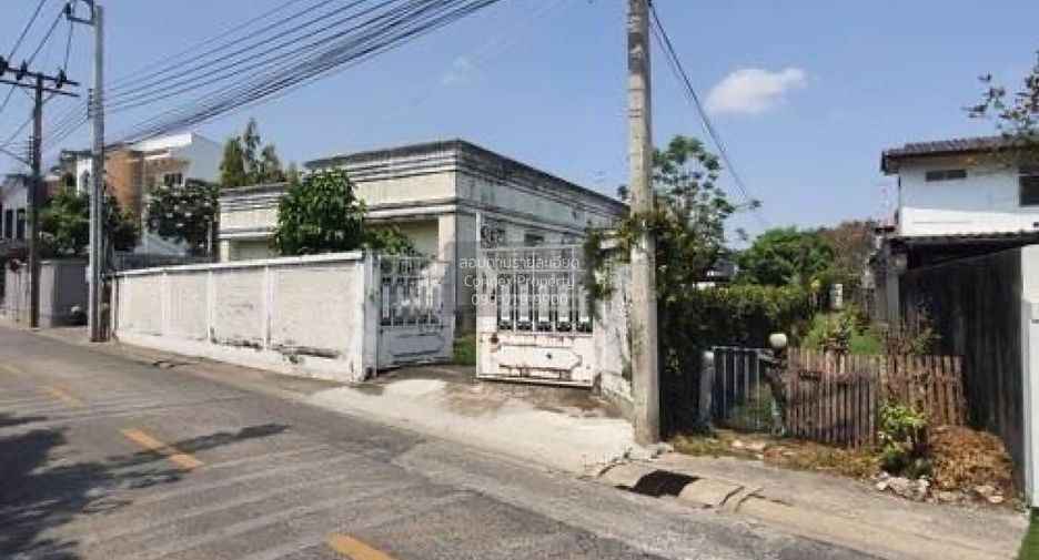 Продажа 4 спальни дом в Пхра Кханонг, Бангкок