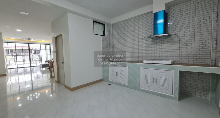 For sale 3 bedrooms townhouse in Bueng Kum, Bangkok
