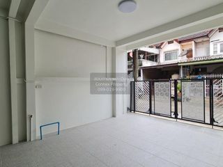 For sale 3 bedrooms townhouse in Bueng Kum, Bangkok