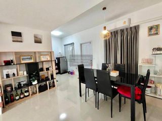 Casa adosada en venta de 3 habitaciones en Bang Sao Thong, Samut Prakan