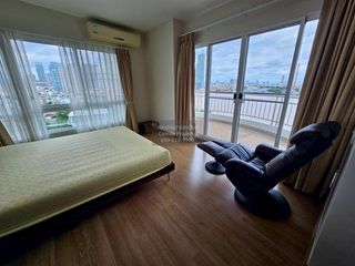 For rent 3 bedrooms condo in Bang Kho Laem, Bangkok