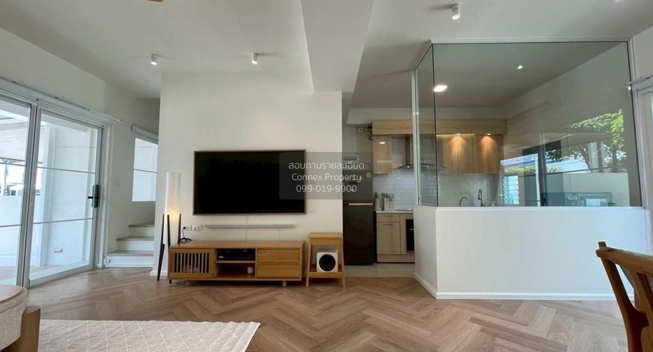 For rent 3 bedrooms townhouse in Prawet, Bangkok