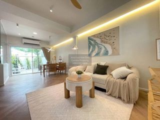 Casa adosada en alquiler de 3 habitaciones en Prawet, Bangkok
