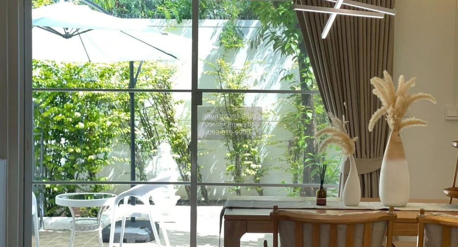 For rent 3 bedrooms townhouse in Prawet, Bangkok