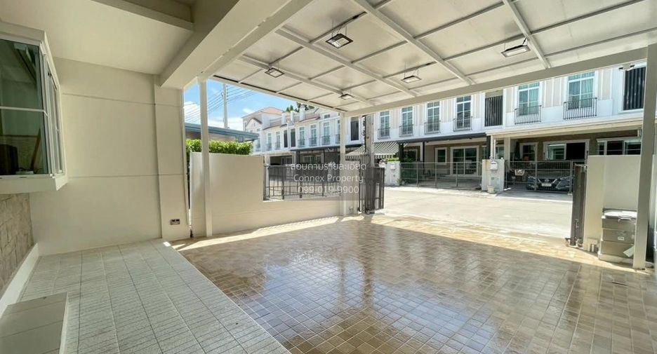 For rent 3 bedrooms townhouse in Prawet, Bangkok