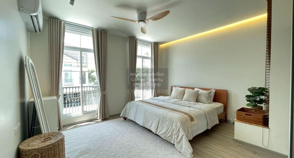 For rent 3 bedrooms townhouse in Prawet, Bangkok