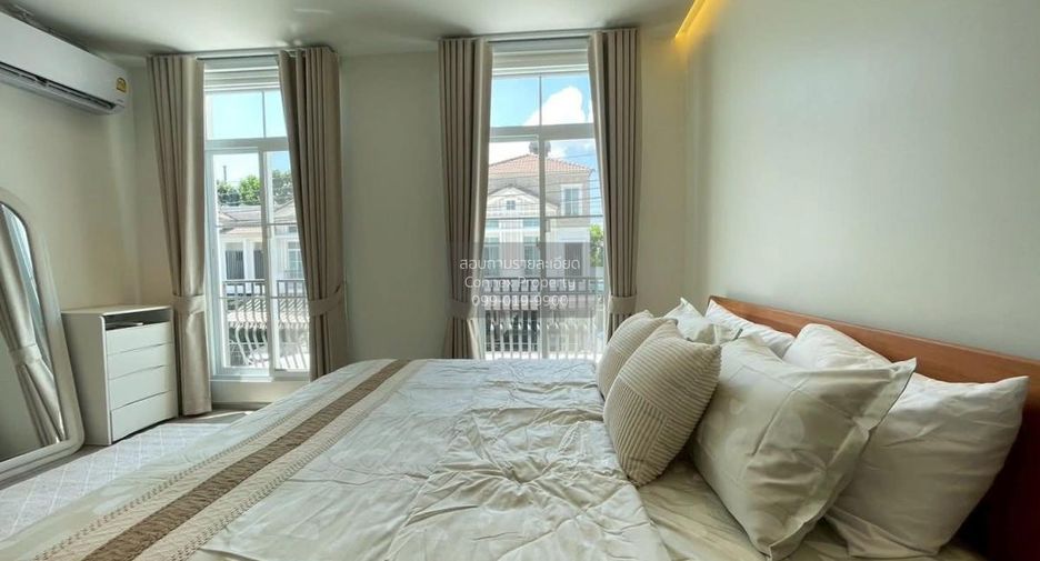For rent 3 bedrooms townhouse in Prawet, Bangkok