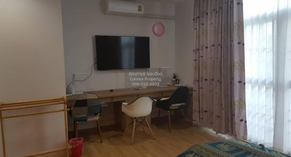 For rent 6 bedrooms townhouse in Mueang Nonthaburi, Nonthaburi