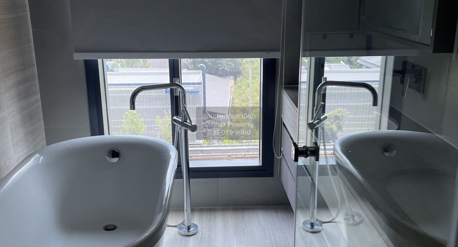 For rent 2 bedrooms condo in Sathon, Bangkok