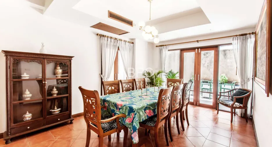 For rent and for sale 4 bedrooms house in Jomtien, Pattaya