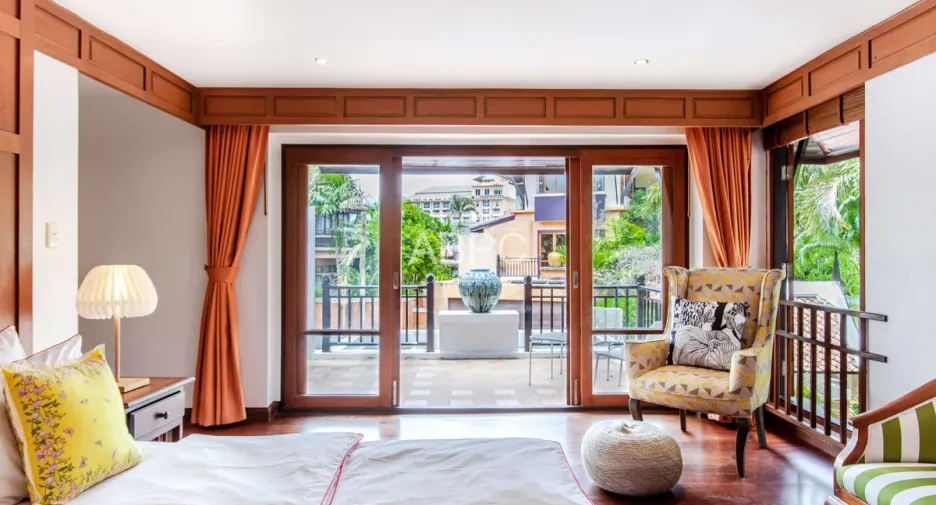 For rent and for sale 4 bedrooms house in Jomtien, Pattaya