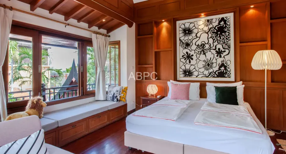 For rent and for sale 4 bedrooms house in Jomtien, Pattaya
