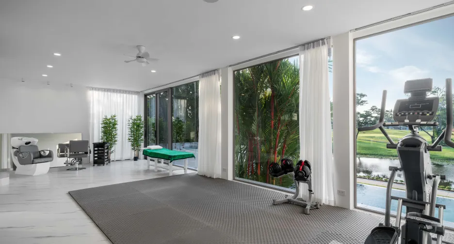 For sale 6 bed villa in Thalang, Phuket