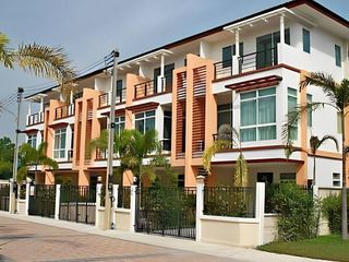 For rent 3 bed townhouse in Cha Am, Phetchaburi