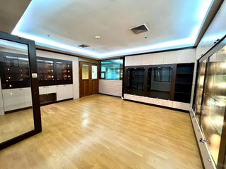 For rent 1 bed office in Khlong Toei, Bangkok