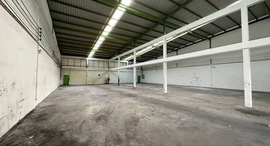 For rent warehouse in Lat Lum Kaeo, Pathum Thani