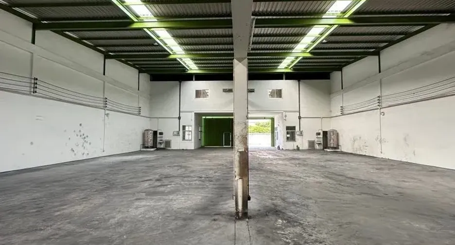 For rent warehouse in Lat Lum Kaeo, Pathum Thani