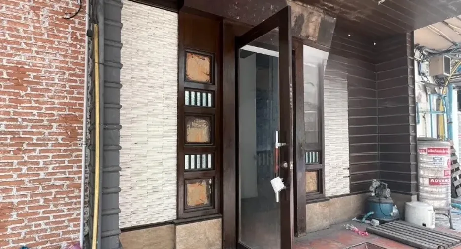 For rent retail Space in Watthana, Bangkok