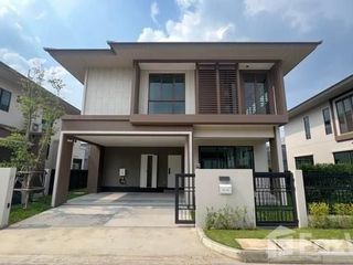 For rent 4 bed house in Bang Kapi, Bangkok