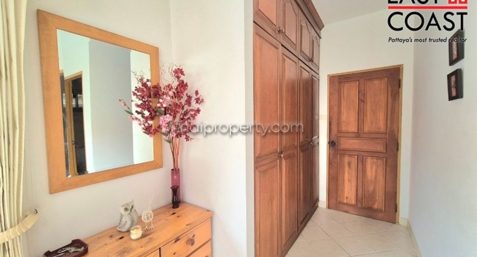 For sale 4 bedrooms house in East Pattaya, Pattaya