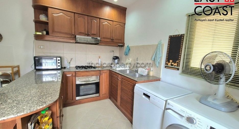 For sale 4 bedrooms house in East Pattaya, Pattaya