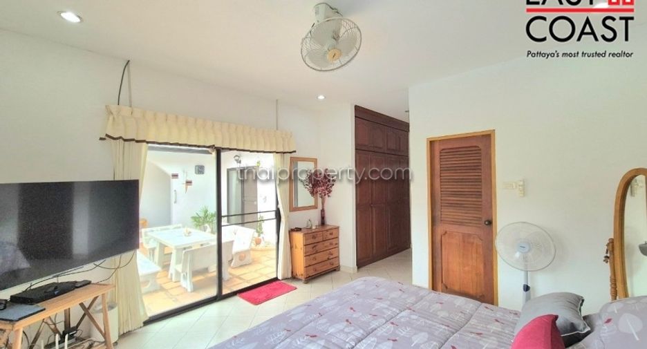 For sale 4 bedrooms house in East Pattaya, Pattaya