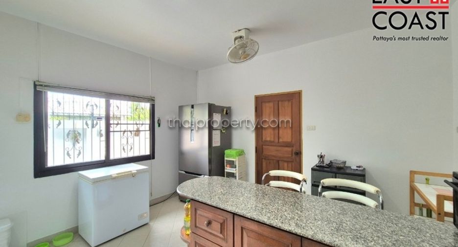 For sale 4 bedrooms house in East Pattaya, Pattaya