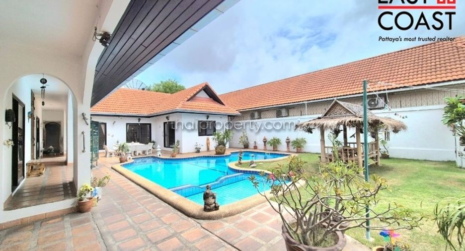 For sale 4 bedrooms house in East Pattaya, Pattaya